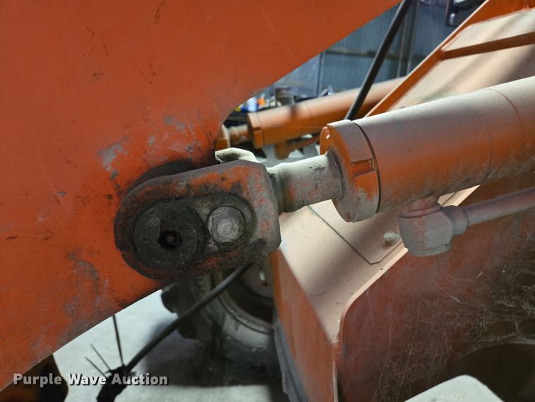 image for item EM6015 2014 Kubota R520S wheel loader