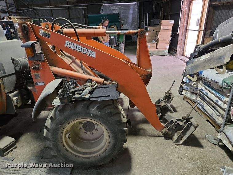 image for item EM6015 2014 Kubota R520S wheel loader