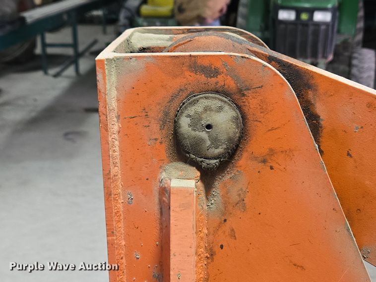 image for item EM6015 2014 Kubota R520S wheel loader