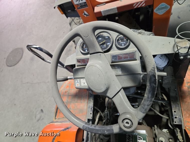image for item EM6015 2014 Kubota R520S wheel loader