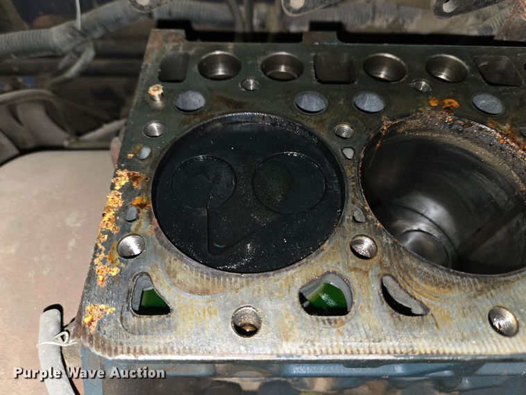 image for item EM6015 2014 Kubota R520S wheel loader