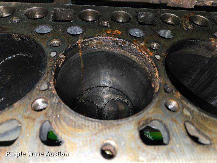 image for item EM6015 2014 Kubota R520S wheel loader