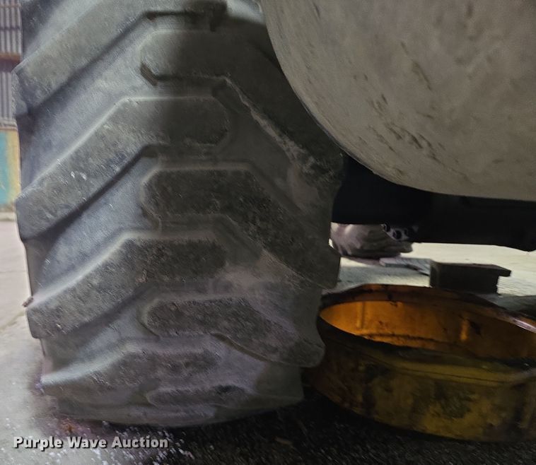 image for item EM6015 2014 Kubota R520S wheel loader