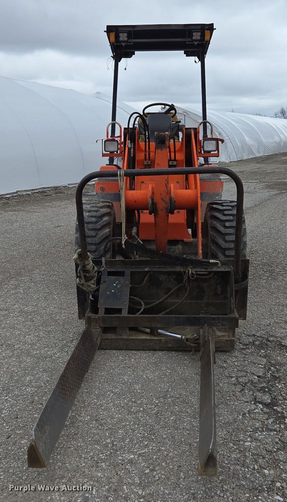 image for item EM6016 2003 Kubota R420 wheel loader