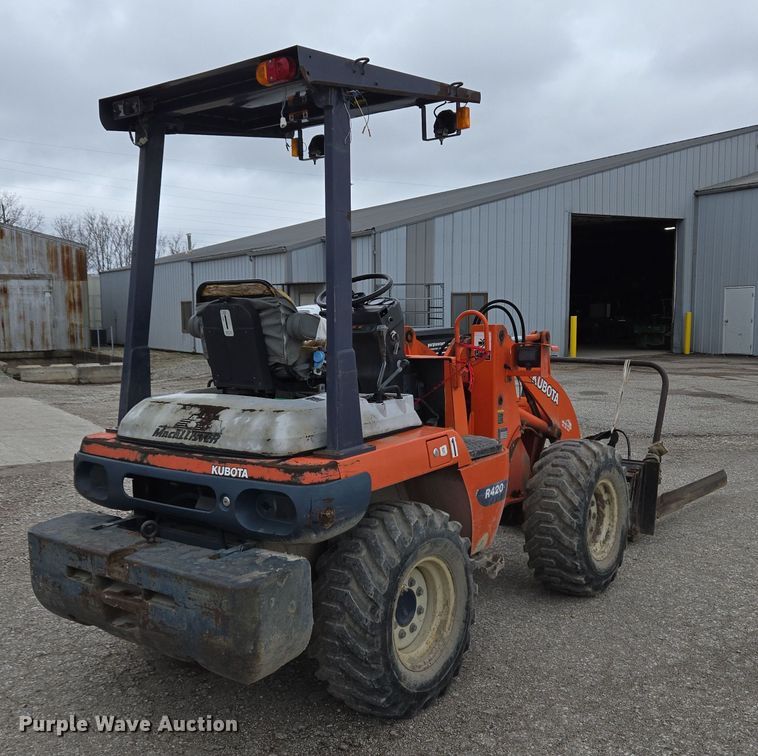 image for item EM6016 2003 Kubota R420 wheel loader