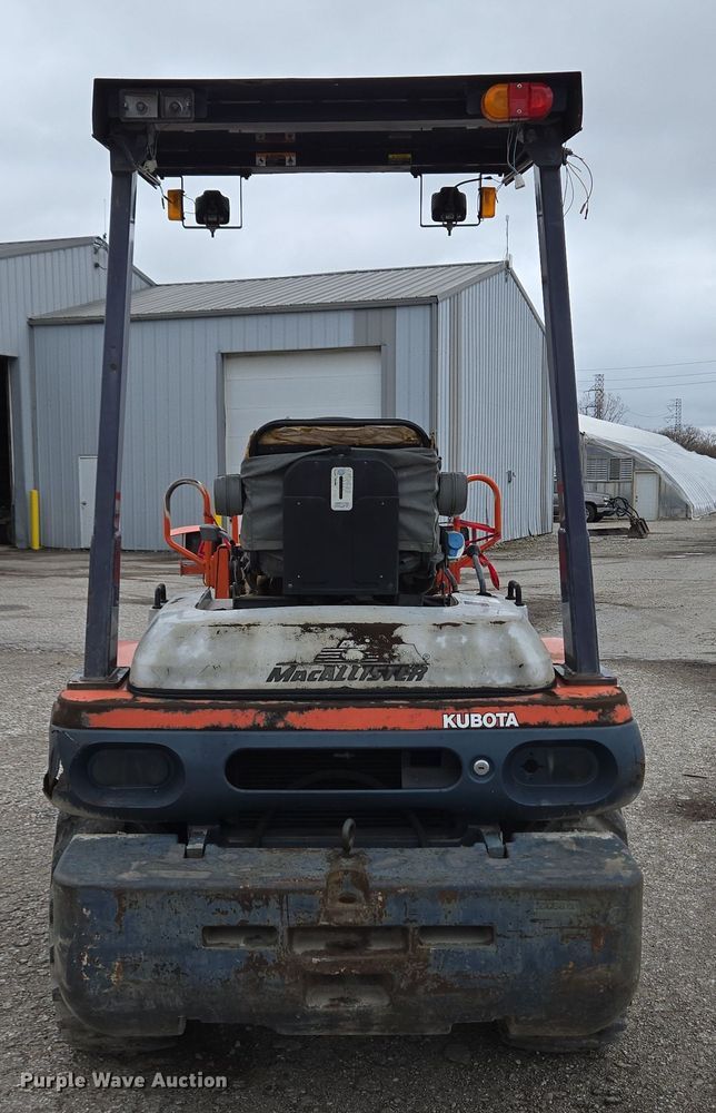 image for item EM6016 2003 Kubota R420 wheel loader