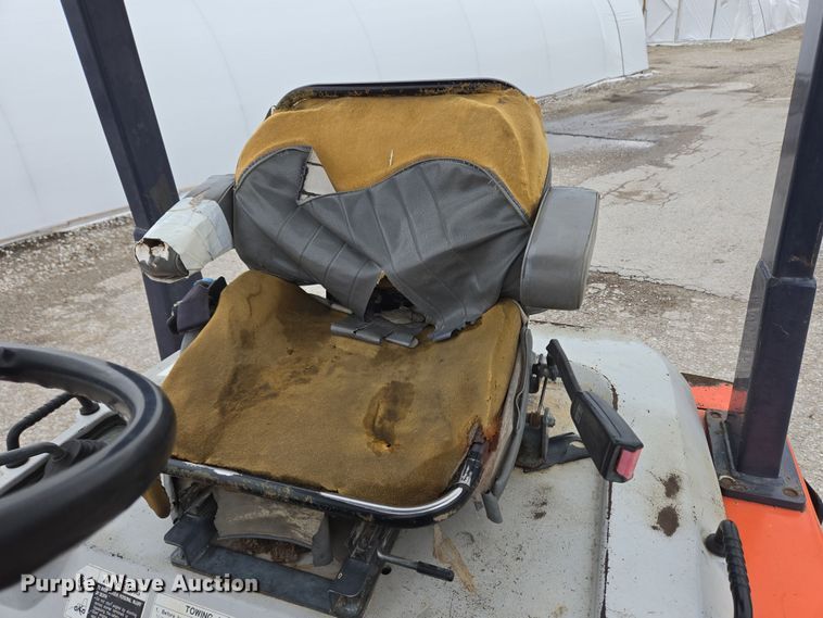 image for item EM6016 2003 Kubota R420 wheel loader