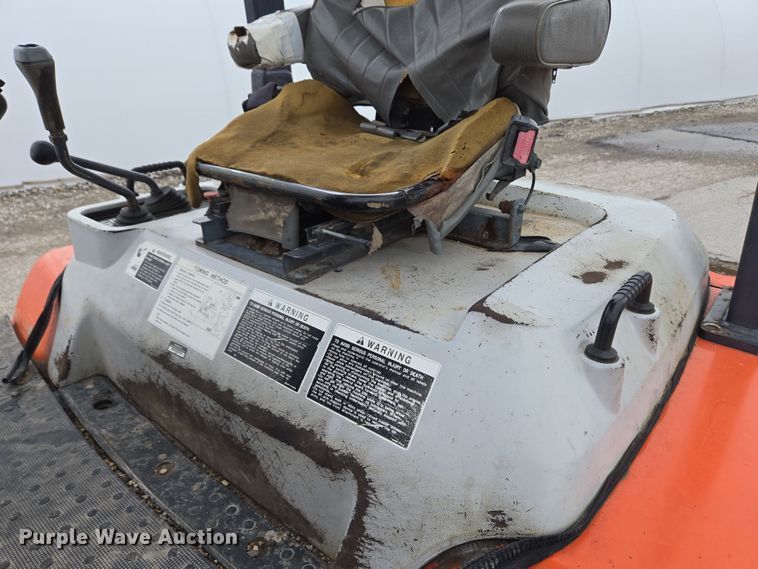 image for item EM6016 2003 Kubota R420 wheel loader