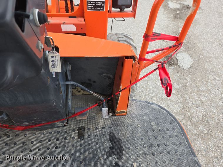 image for item EM6016 2003 Kubota R420 wheel loader