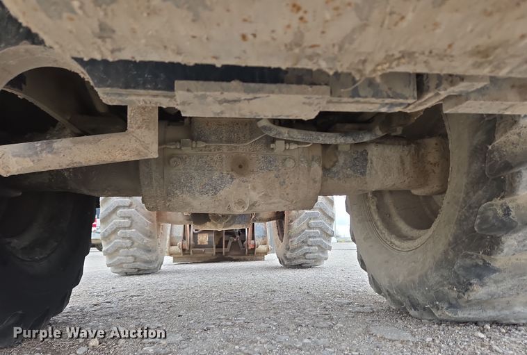 image for item EM6016 2003 Kubota R420 wheel loader