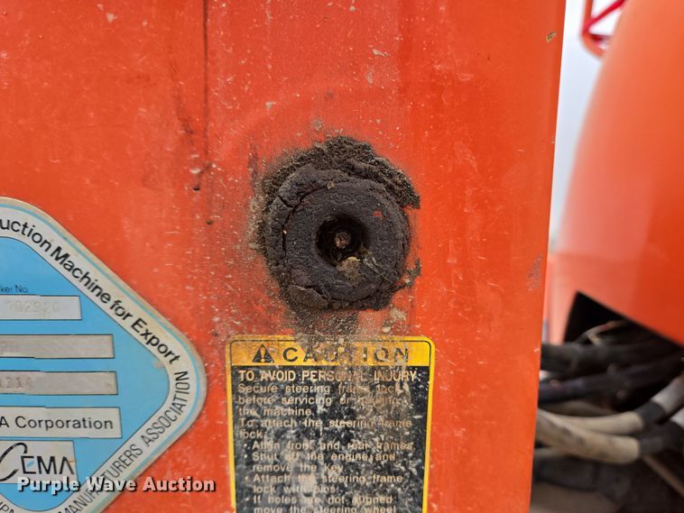 image for item EM6016 2003 Kubota R420 wheel loader