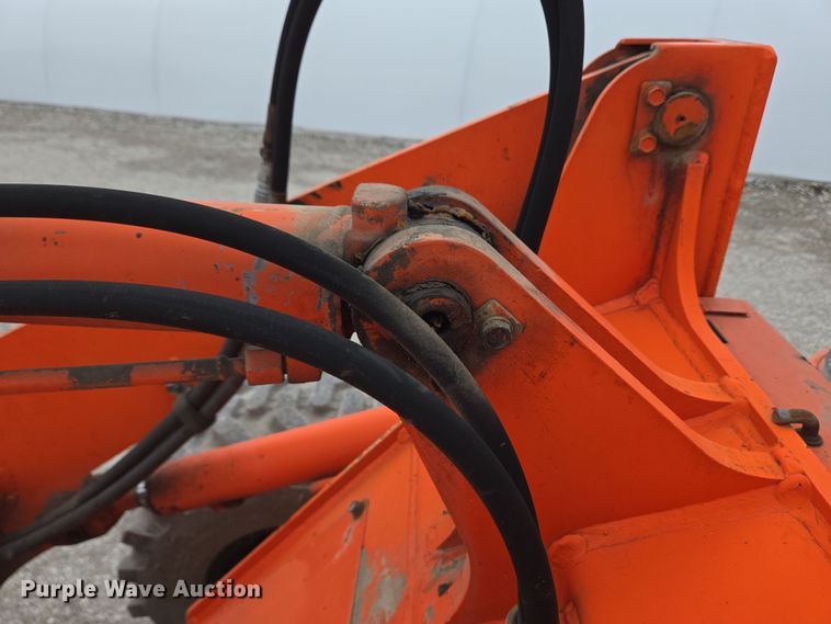 image for item EM6016 2003 Kubota R420 wheel loader