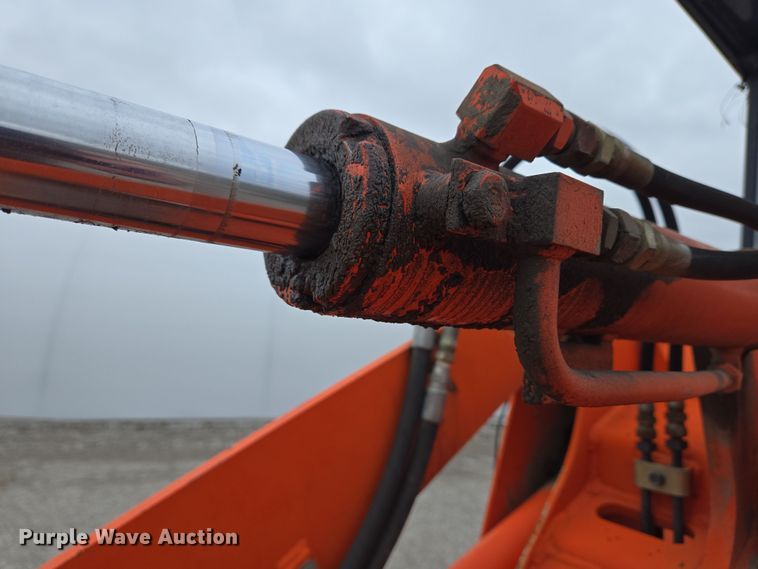 image for item EM6016 2003 Kubota R420 wheel loader