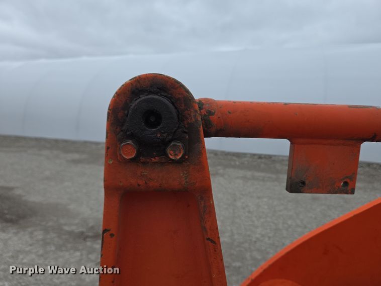 image for item EM6016 2003 Kubota R420 wheel loader