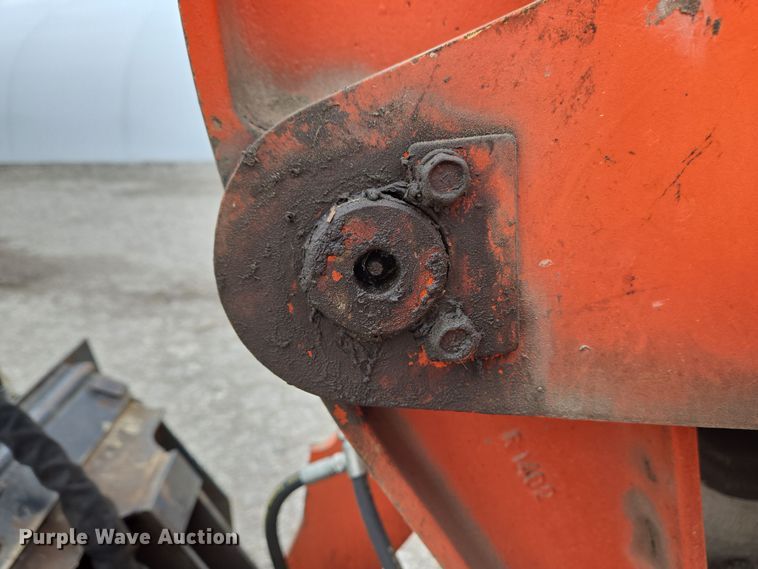 image for item EM6016 2003 Kubota R420 wheel loader