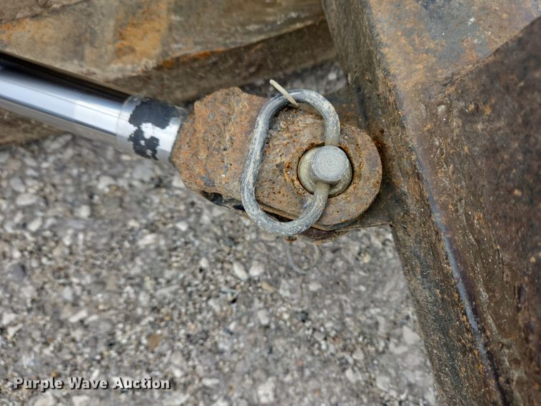 image for item EM6016 2003 Kubota R420 wheel loader