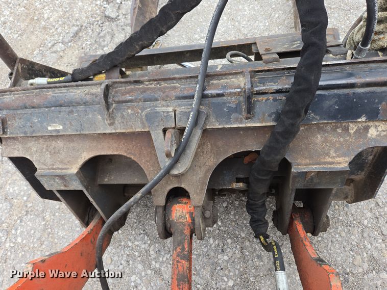 image for item EM6016 2003 Kubota R420 wheel loader