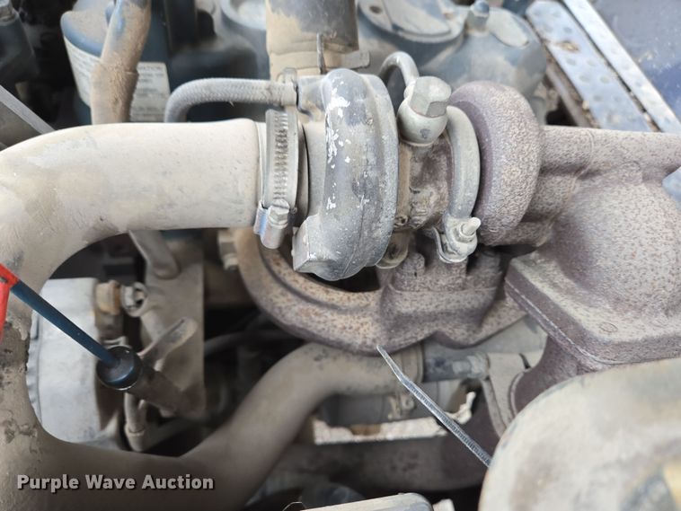 image for item EM6016 2003 Kubota R420 wheel loader