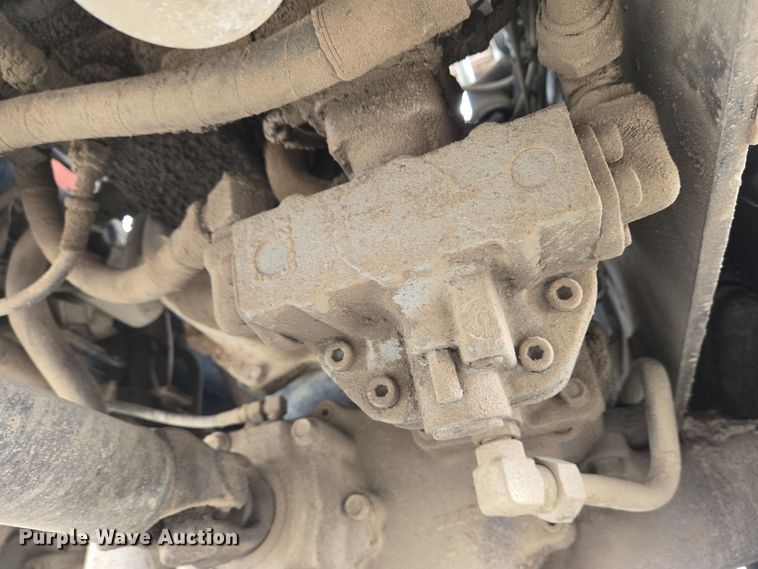 image for item EM6016 2003 Kubota R420 wheel loader