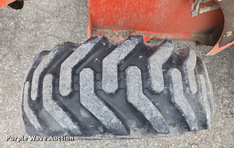 image for item EM6016 2003 Kubota R420 wheel loader