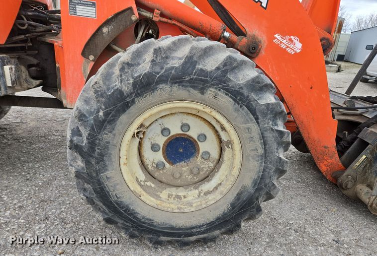 image for item EM6016 2003 Kubota R420 wheel loader