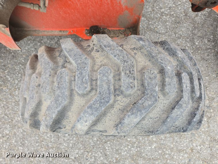 image for item EM6016 2003 Kubota R420 wheel loader