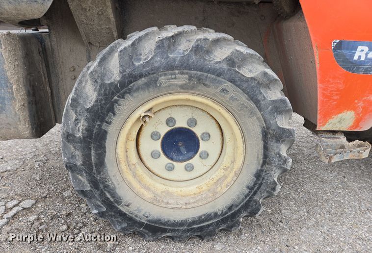 image for item EM6016 2003 Kubota R420 wheel loader