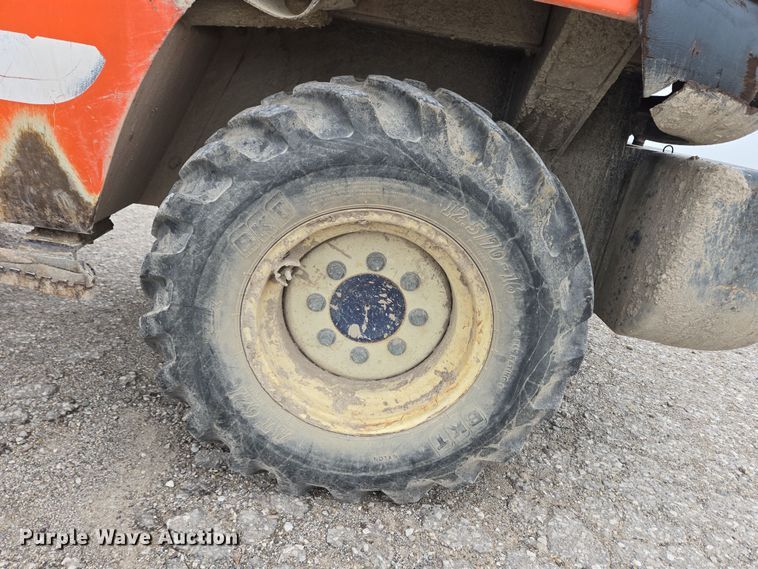 image for item EM6016 2003 Kubota R420 wheel loader