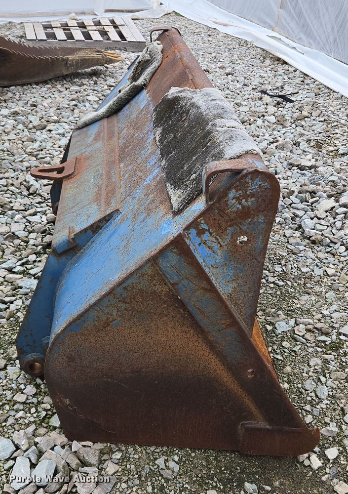 image for item EM6016 2003 Kubota R420 wheel loader