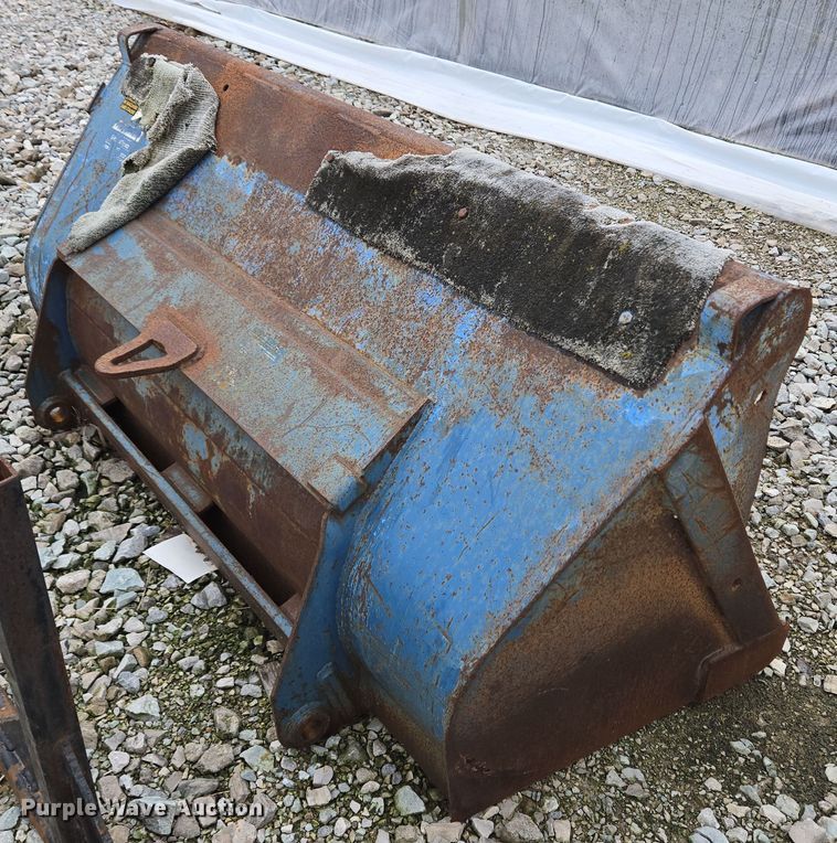 image for item EM6016 2003 Kubota R420 wheel loader