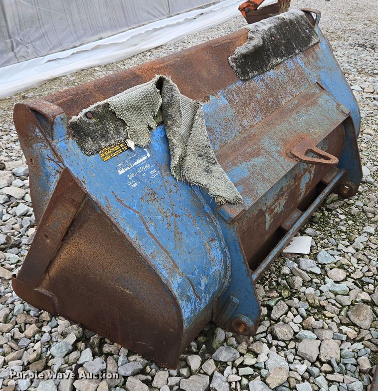 image for item EM6016 2003 Kubota R420 wheel loader