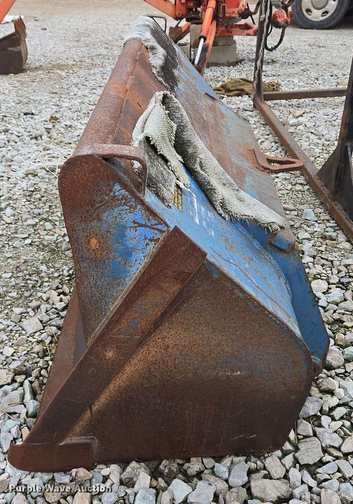 image for item EM6016 2003 Kubota R420 wheel loader