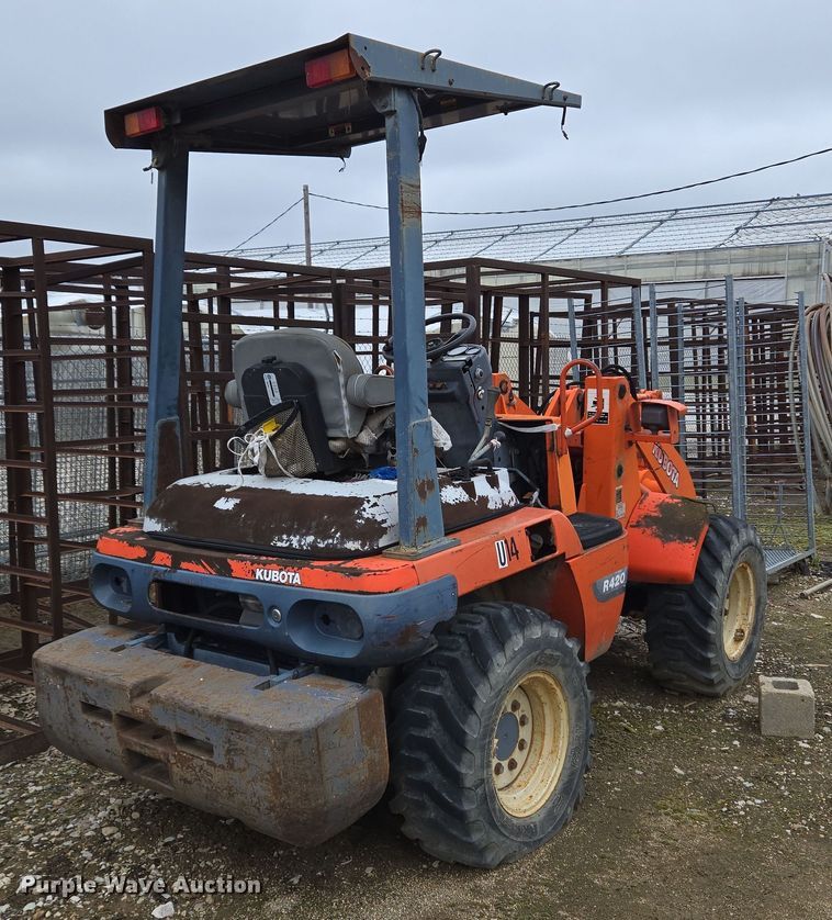 image for item EM6017 1998 Kubota R420 wheel loader