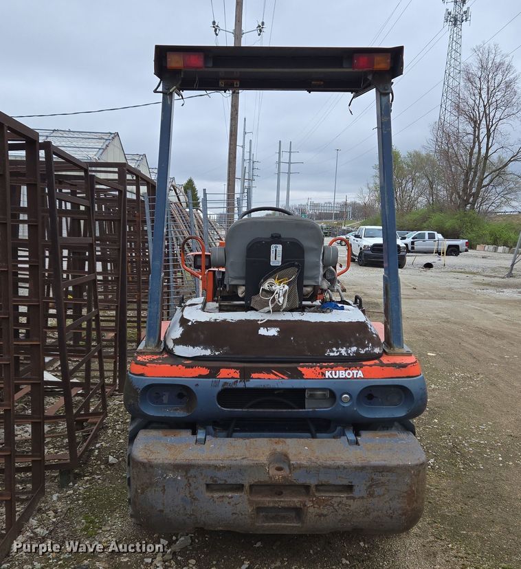 image for item EM6017 1998 Kubota R420 wheel loader