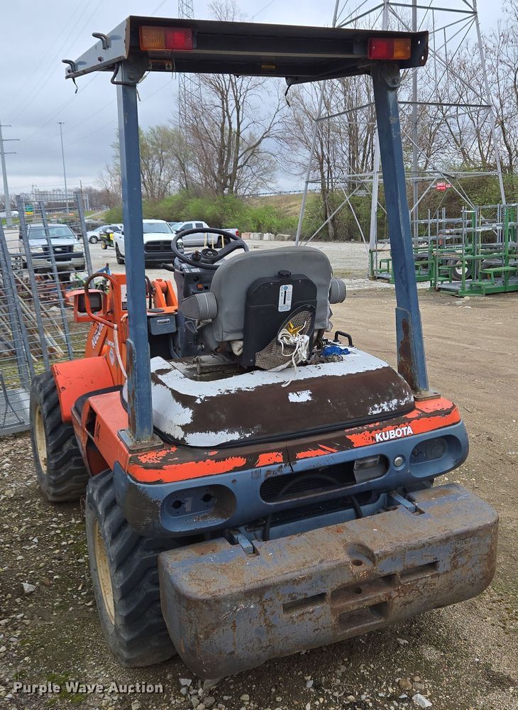 image for item EM6017 1998 Kubota R420 wheel loader
