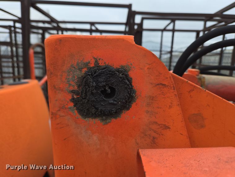 image for item EM6017 1998 Kubota R420 wheel loader