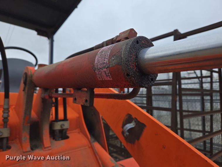 image for item EM6017 1998 Kubota R420 wheel loader