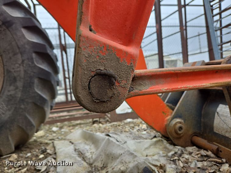 image for item EM6017 1998 Kubota R420 wheel loader