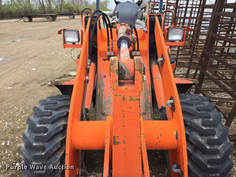 image for item EM6017 1998 Kubota R420 wheel loader