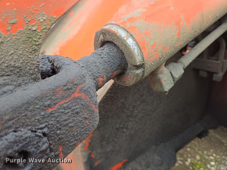 image for item EM6017 1998 Kubota R420 wheel loader