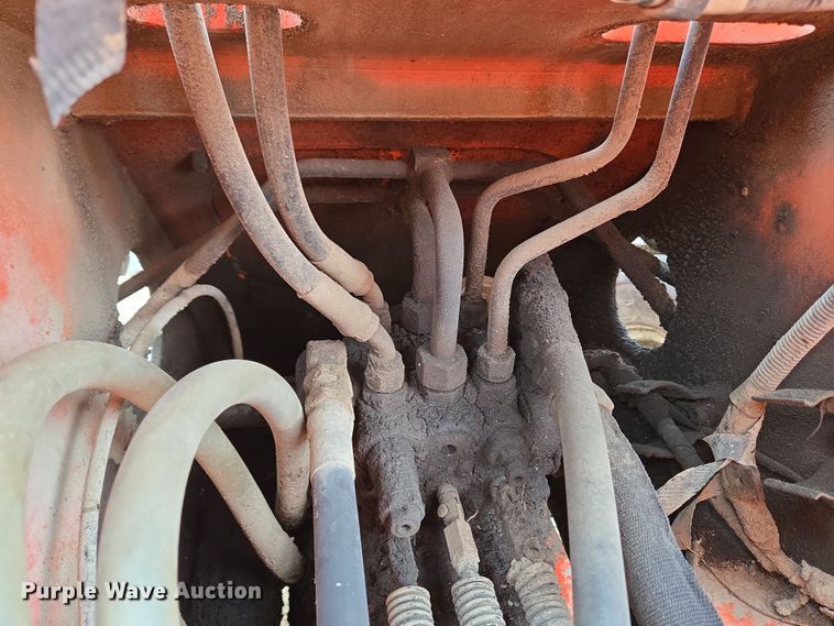 image for item EM6017 1998 Kubota R420 wheel loader