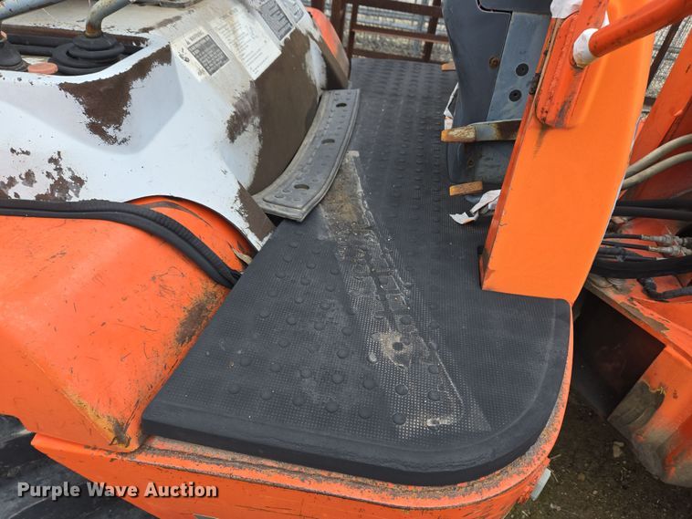 image for item EM6017 1998 Kubota R420 wheel loader