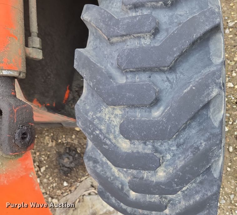 image for item EM6017 1998 Kubota R420 wheel loader