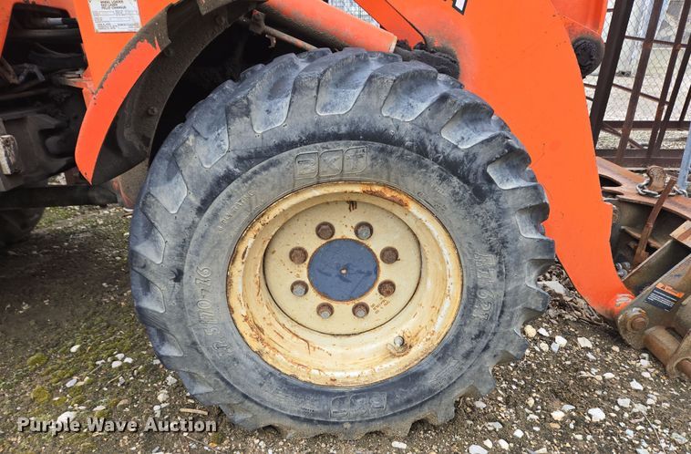 image for item EM6017 1998 Kubota R420 wheel loader