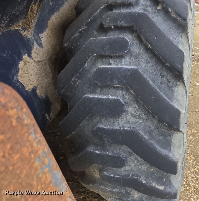 image for item EM6017 1998 Kubota R420 wheel loader