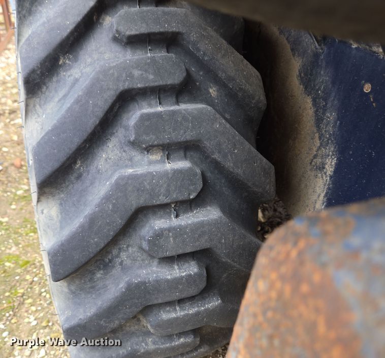 image for item EM6017 1998 Kubota R420 wheel loader