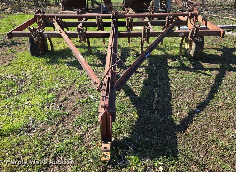 image for item EN8811 International  55 chisel