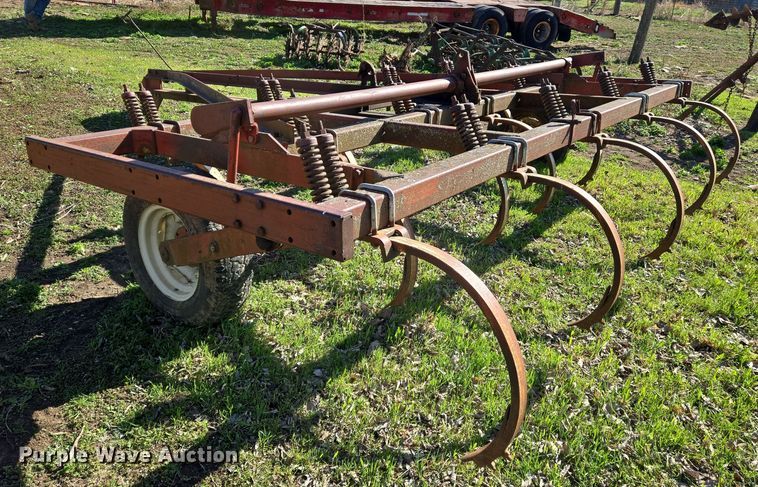 image for item EN8811 International  55 chisel