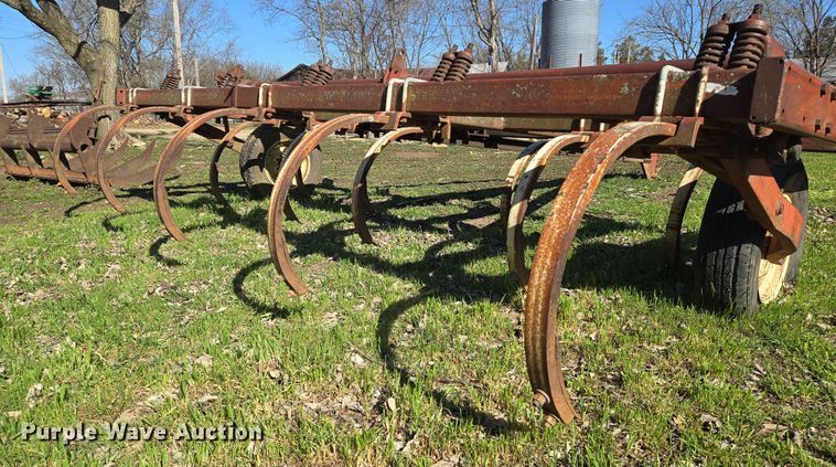 image for item EN8811 International  55 chisel