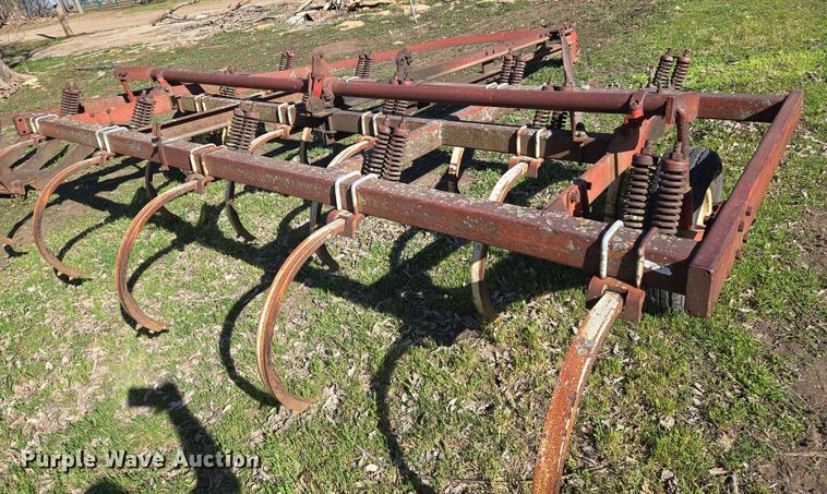 image for item EN8811 International  55 chisel